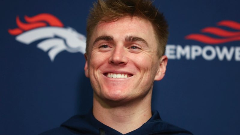 Bo Nix biography, age, height, weight, stats, salary, net worth, wife, lifestyle